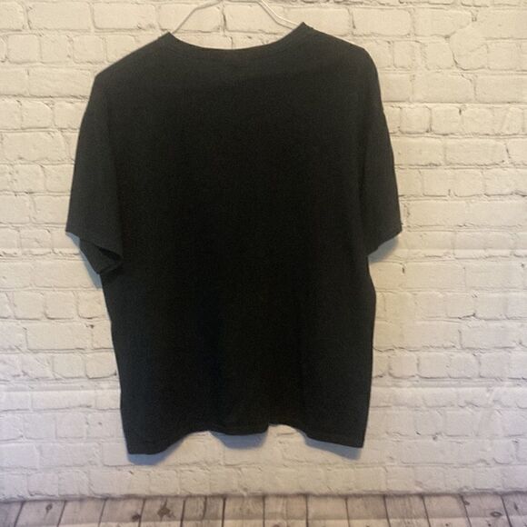 Men’s Size Large T-Shirt - Picture 2 of 2